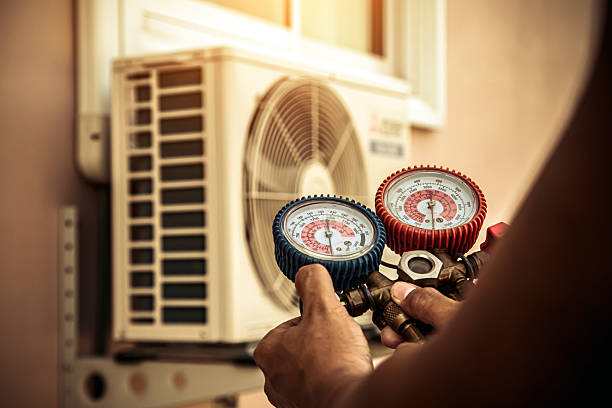 Professional Ac Installation technician working in Robstown, TX